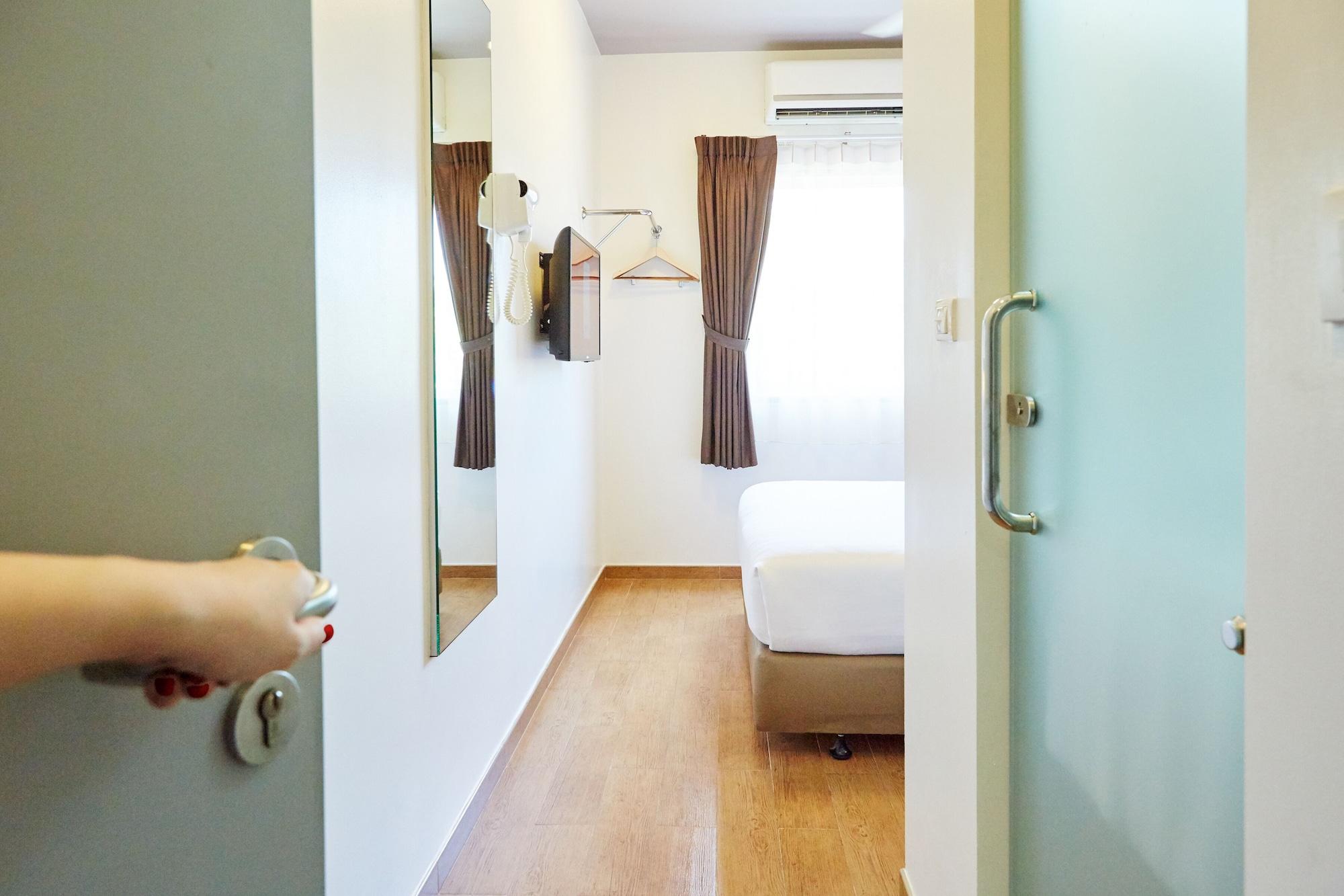 Red Planet Phuket Patong - Sha Extra Plus Exterior foto