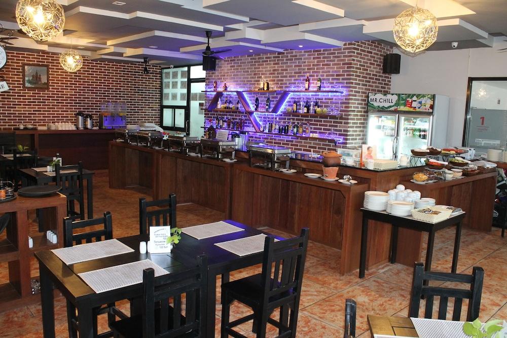 Red Planet Phuket Patong - Sha Extra Plus Exterior foto